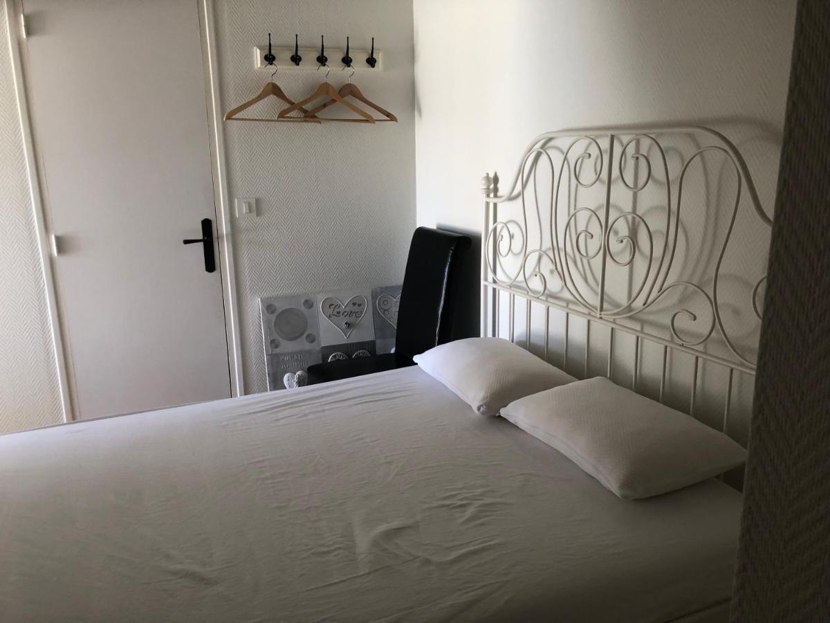 Fleur D'Iris Panzió Perpezac-le-Blanc Kültér fotó